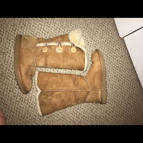 Tall button up chestnut Ugg’s - Picture 2 of 3